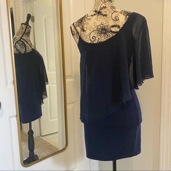 Dress - Picture 3 of 3